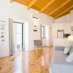 Apartment Charming Santos Neighborhood, Walk To Time Out Market *