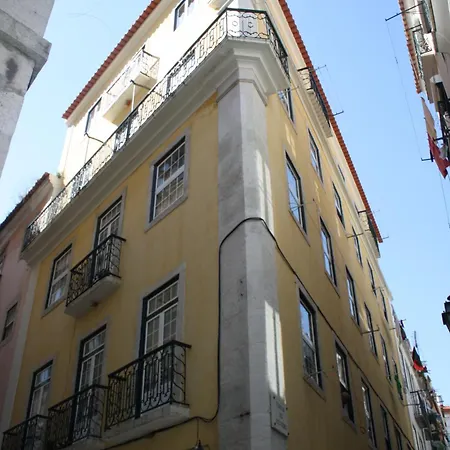 Charming Santos Neighborhood, Walk To Time Out Market Apartment *